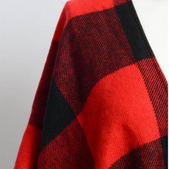 Red & Black Buffalo Check Plaid Print Tassel Cozy Classic Open Shawl Poncho - Picture 4 of 13